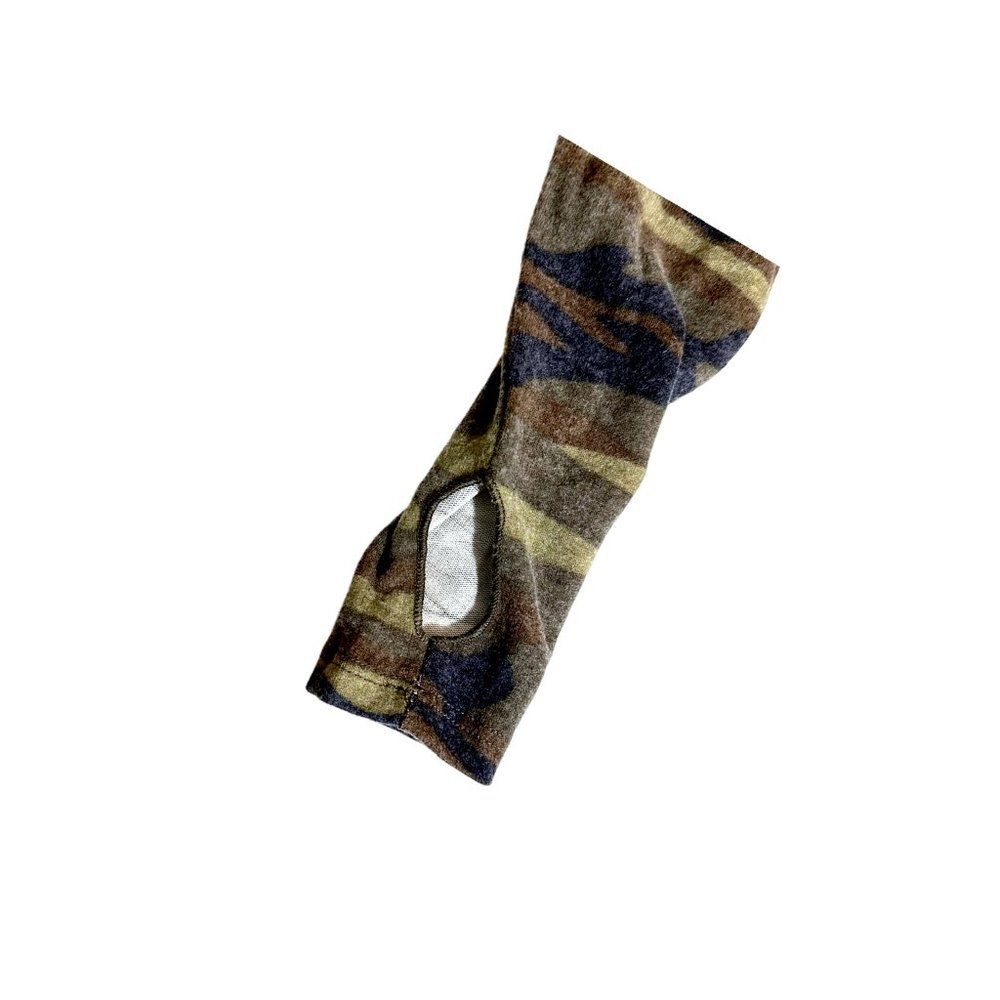 NWT Lulus In Plan Sight Green Camouflage Shirt long sleeves w/ Thumb Hole Size S - Picture 3 of 3